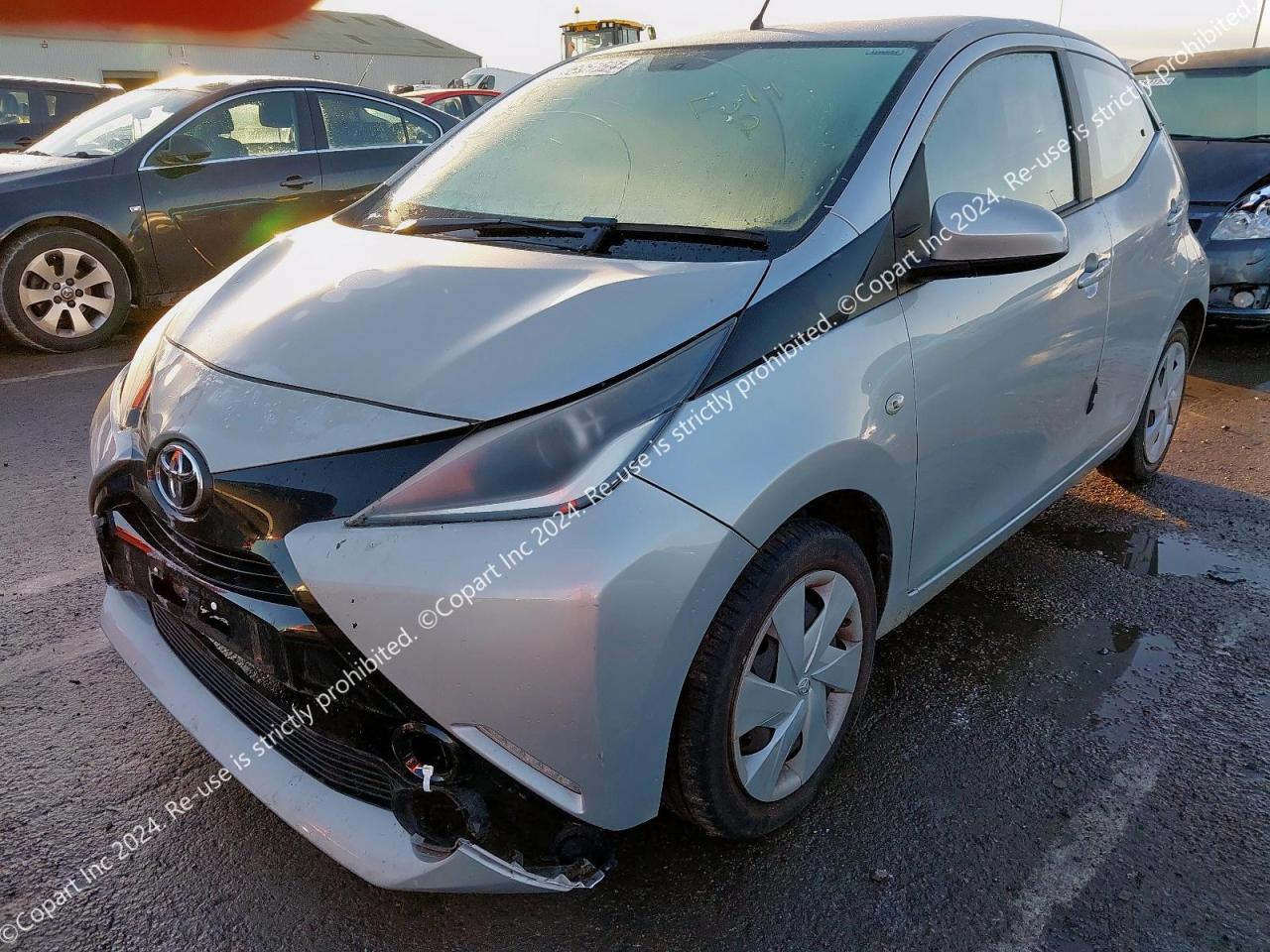 TOYOTA AYGO X-PLA 2015. Lot# 38061524. VIN JTDKGNEC50N064252. Photo 1